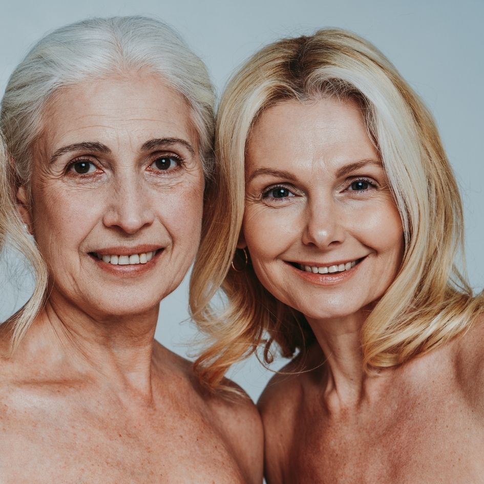 mujeres con menopausia felices con su programa de ayuno personal