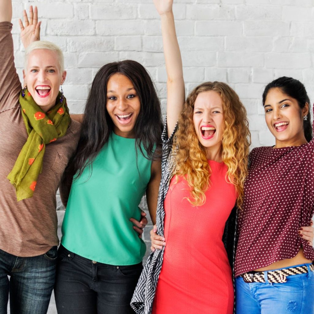 mujeres empezando  con orientación profesional