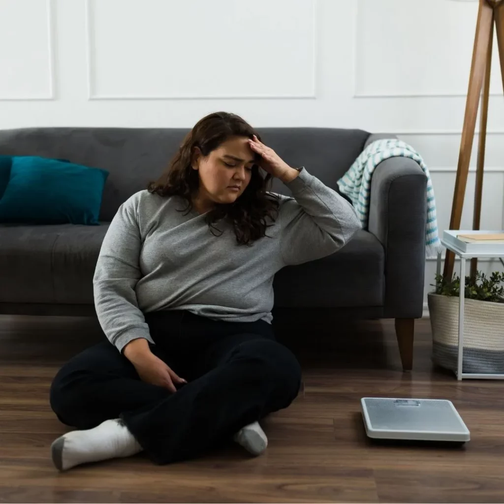 mujer triste porque el ayuno no está dando resultados